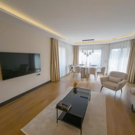 Utopiasuit6 Bornova