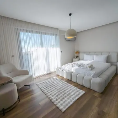 Utopiasuit6 * Bornova
