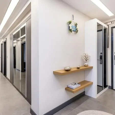 Apartment Utopiasuit6